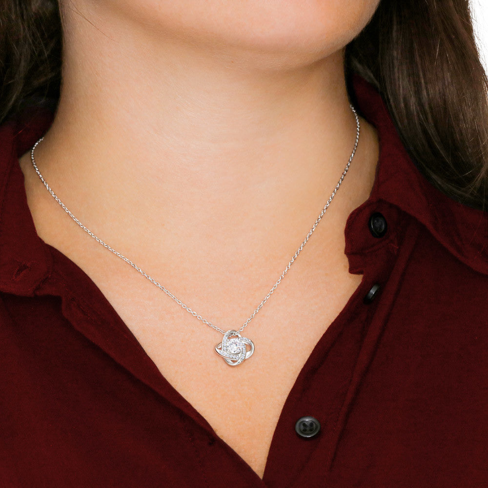 To My Mom, the Woman Who Loves Me Unconditionally | Love Knot Necklace | Necklace Gift for Mom