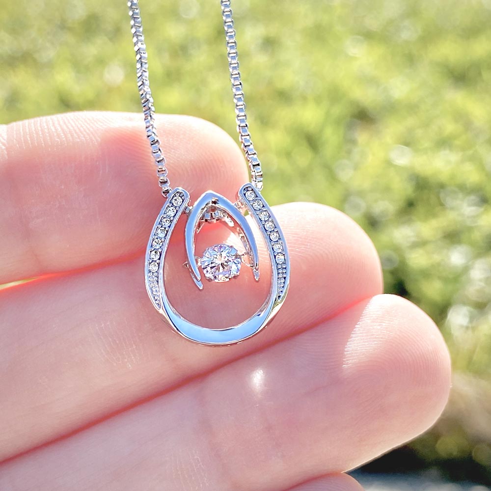 To My Little Starlet - From Aunt to Niece Lucky In Love Necklace - SOUVMOUR
